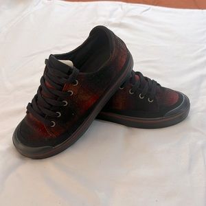 Women’s Keen Elsa Black and Red plaid